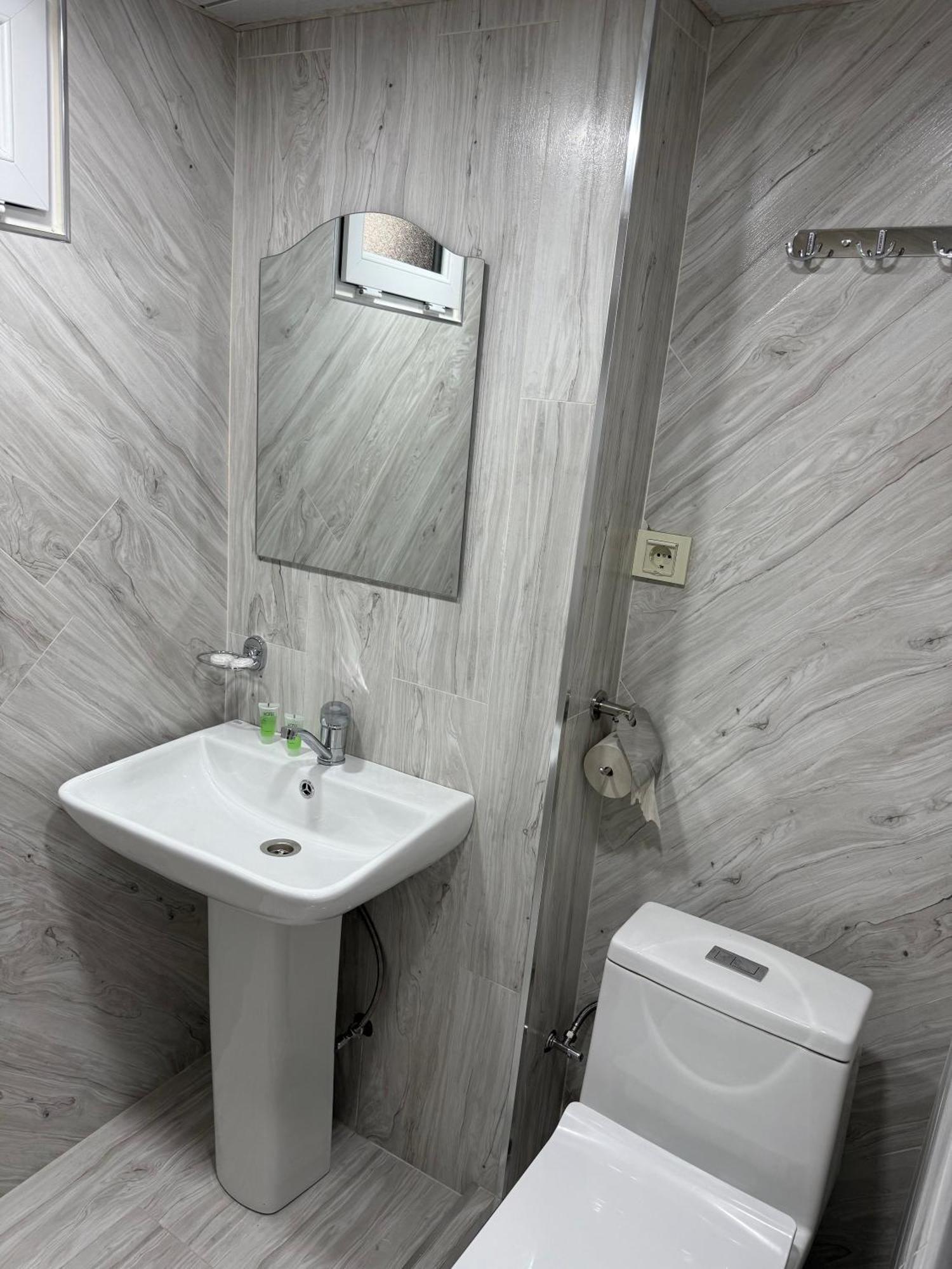 NarVar Hotel Goris Buitenkant foto